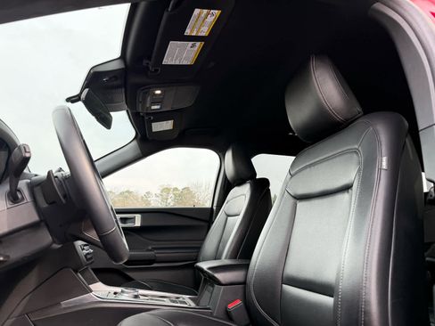 Used 2020 Ford Explorer XLT w/ Equipment Group 202A image 26