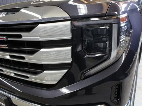 Used 2022 GMC Sierra 1500 SLE AWD/4WD image 5