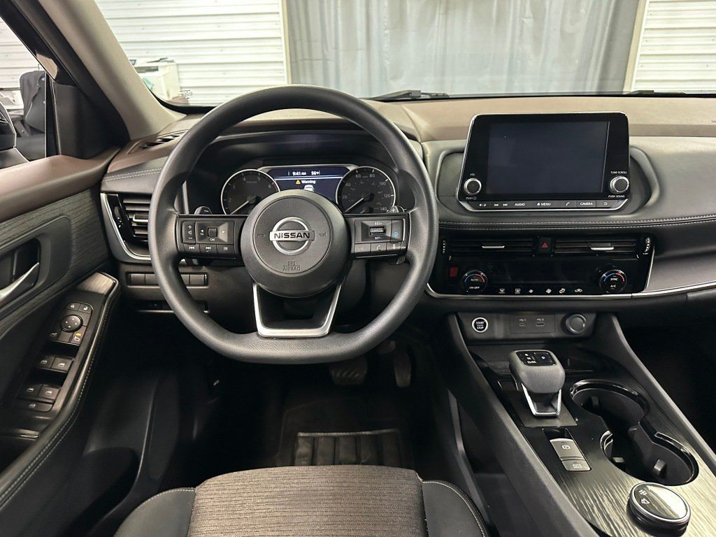 Used 2021 Nissan Rogue SV AWD/4WD image 2