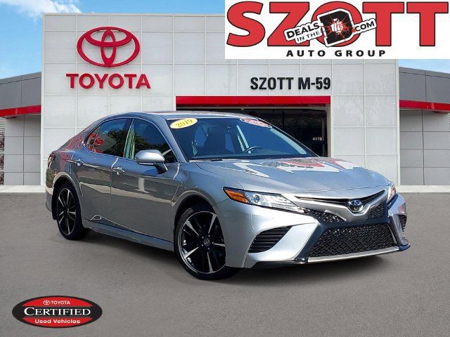 Certified 2019 Toyota Camry XSE FWD image 1