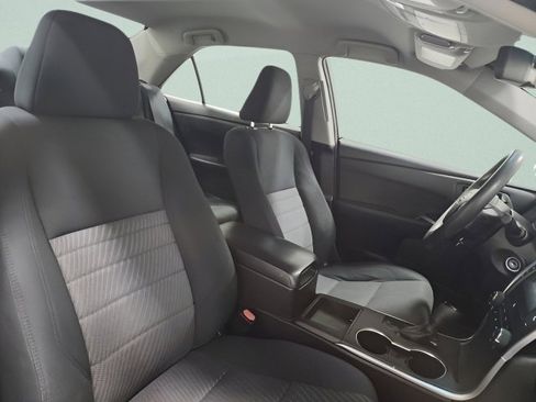 Used 2016 Toyota Camry LE image 15