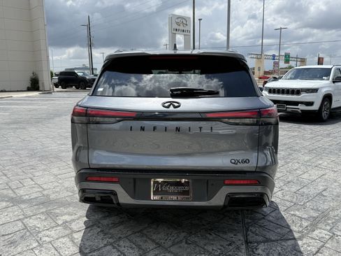 Certified 2024 INFINITI QX60 Luxe w/ Vision Package FWD image 8