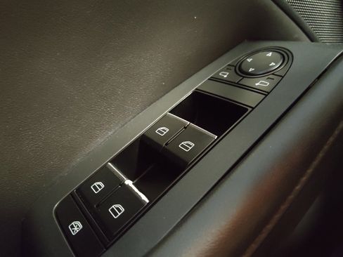 Used 2020 MAZDA MAZDA3 Sedan w/ Select Package image 27