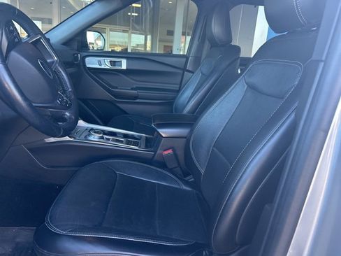 Used 2020 Ford Explorer Limited image 7