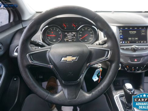 Used 2019 Chevrolet Cruze LS FWD image 33