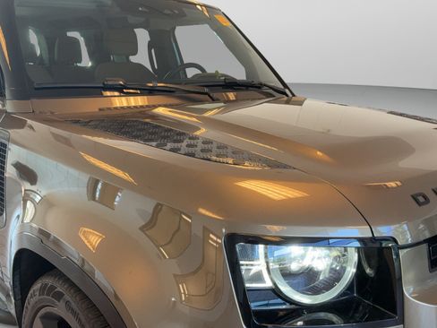 Used 2025 Land Rover Defender 110 X-Dynamic SE AWD/4WD image 63