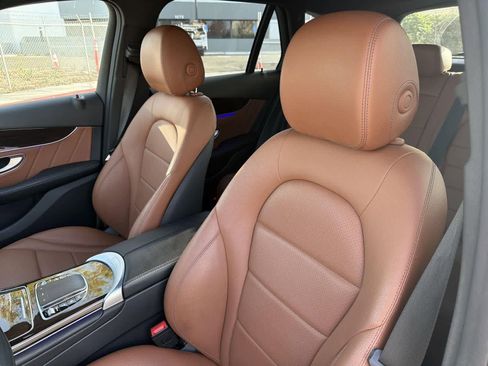 Used 2022 Mercedes-Benz GLC 300 image 23