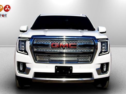 Used 2021 GMC Yukon SLT w/ SLT Premium Package image 2