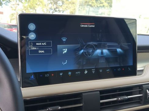 New 2026 Lincoln Corsair Premiere image 18