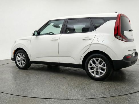 Used 2025 Kia Soul FWD image 6