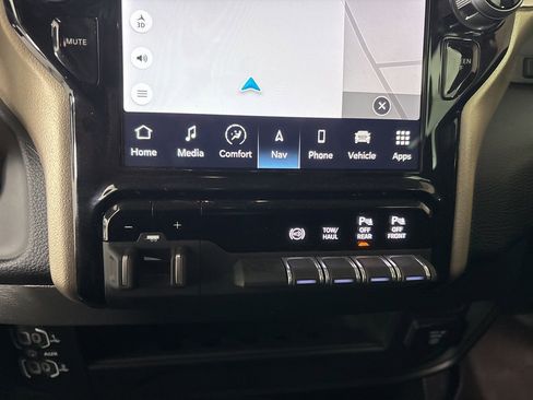 Used 2024 RAM 2500 Laramie image 17