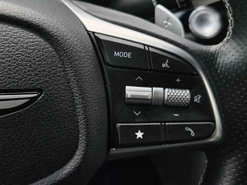 Used 2025 Genesis G70 2.5T RWD image 23