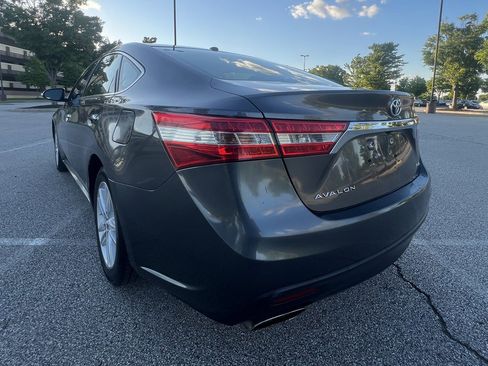 Used 2015 Toyota Avalon XLE FWD image 3