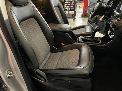 Used 2018 Chevrolet Colorado Z71 image 19