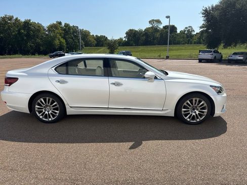 Used 2016 Lexus LS 460 L RWD image 19