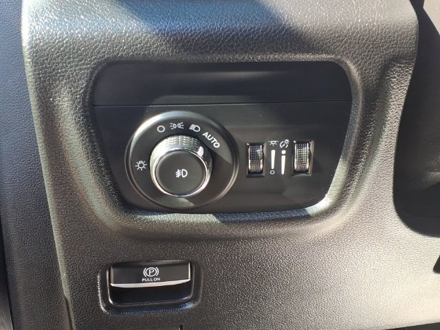 Certified 2023 Jeep Grand Cherokee Limited w/ Black Appearance Package AWD/4WD image 22