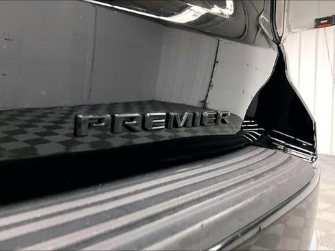 Used 2023 Chevrolet Tahoe Premier AWD/4WD image 9