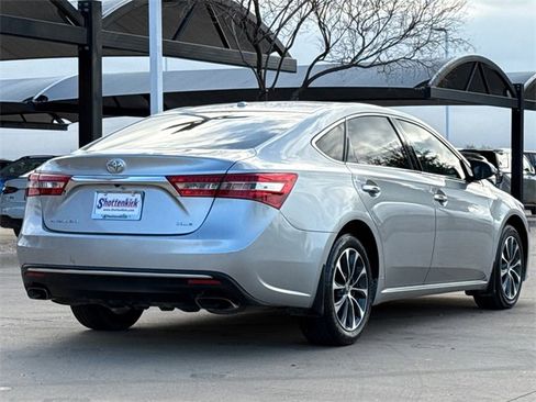 Used 2016 Toyota Avalon XLE Premium image 8