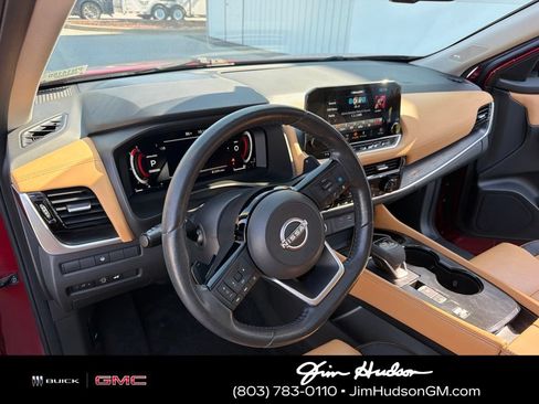 Used 2023 Nissan Rogue Platinum FWD image 7