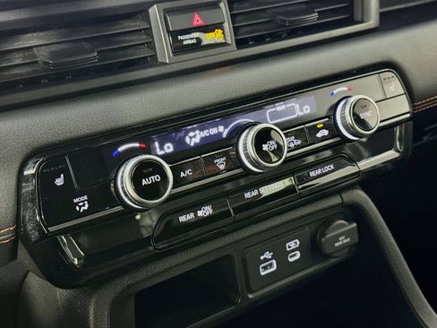 Certified 2025 Honda Pilot TrailSport image 15