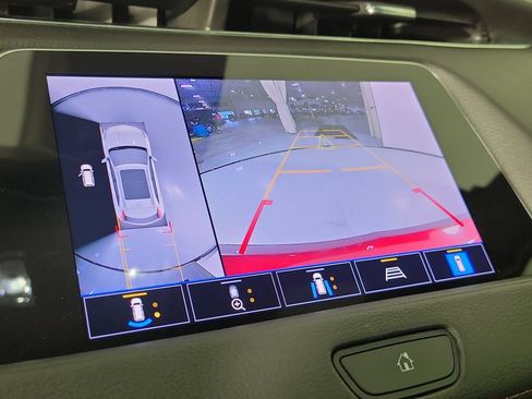 Used 2022 Cadillac XT4 Sport w/ Enhanced Visibility Package FWD image 27