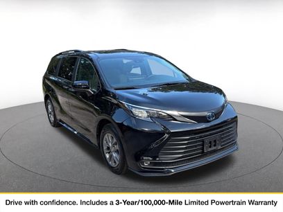 Used 2025 Toyota Sienna XLE