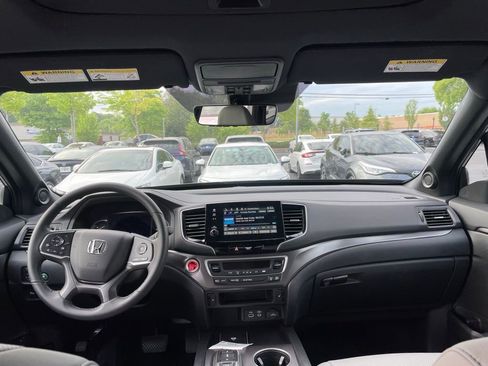 Used 2025 Honda Passport EX-L image 5