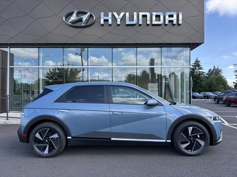 New 2025 Hyundai Ioniq 5 SE image 5