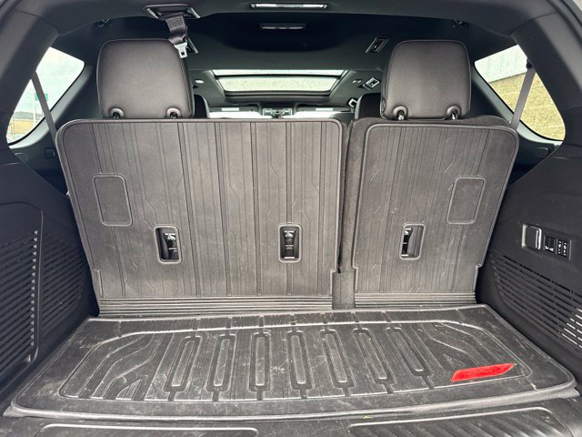 Used 2022 GMC Yukon SLT w/ SLT Premium Package AWD/4WD image 12