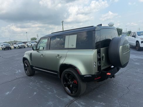 Used 2022 Land Rover Defender 110 X AWD/4WD image 5