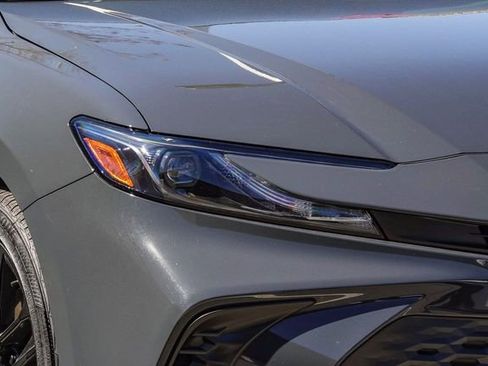 Used 2025 Toyota Camry SE w/ Convenience Package image 4