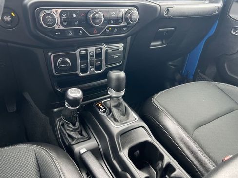 Used 2021 Jeep Gladiator Sport image 16