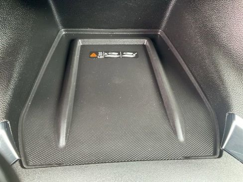 Used 2023 Chevrolet Traverse LT FWD image 19
