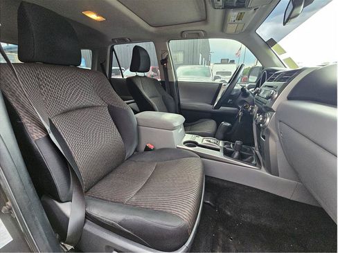 Used 2011 Toyota 4Runner SR5 w/ Convenience Pkg AWD/4WD image 4