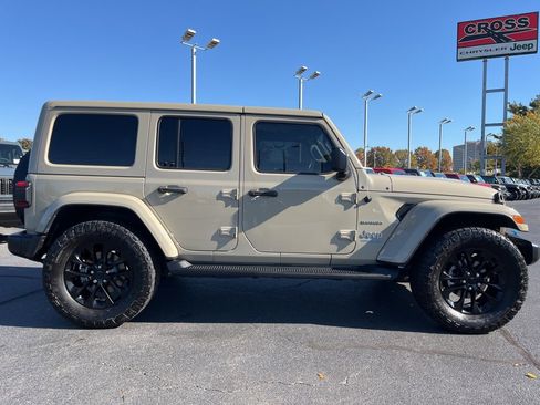 Used 2022 Jeep Wrangler Unlimited Sahara image 45