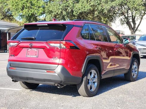 Used 2025 Toyota RAV4 XLE w/ Convenience Package AWD/4WD image 4