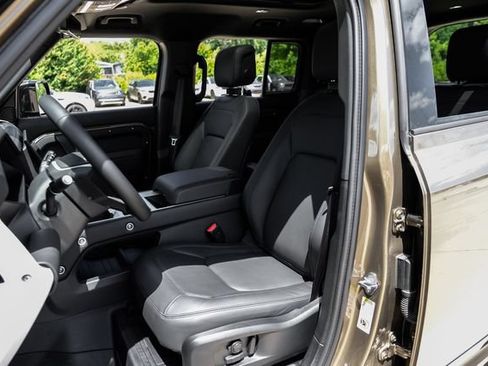 New 2026 Land Rover Defender 110 X-Dynamic SE AWD/4WD image 40