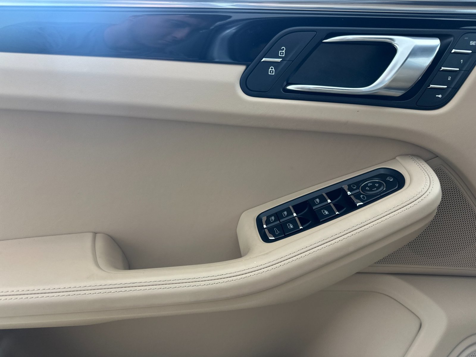 Certified 2026 Porsche Macan S AWD/4WD image 12
