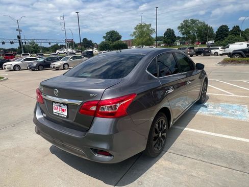 Used 2019 Nissan Sentra SV FWD image 6
