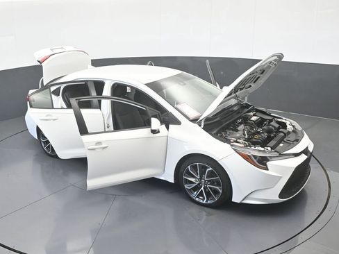 Used 2020 Toyota Corolla LE image 68