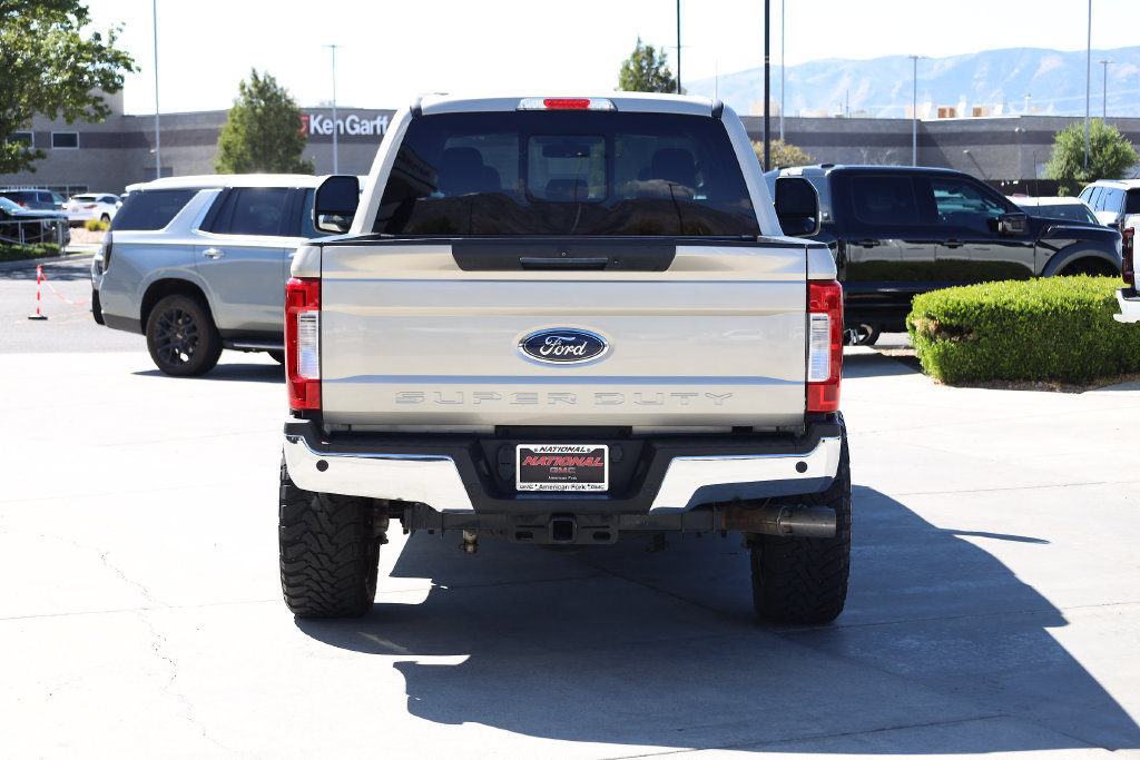 Used 2017 Ford F250 Lariat w/ Lariat Ultimate Package AWD/4WD image 5