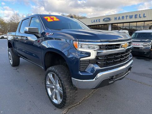 Used 2022 Chevrolet Silverado 1500 LT w/ Z71 Off-Road Package image 1