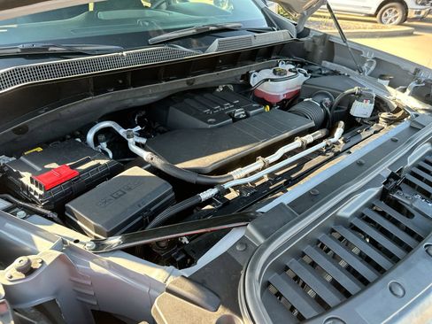 Used 2025 Chevrolet Silverado 1500 Custom AWD/4WD image 25