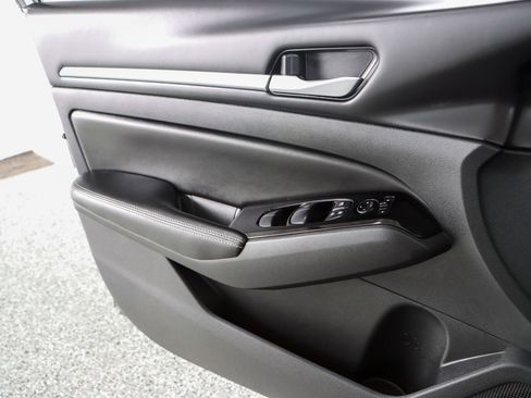 Used 2023 Nissan Altima 2.5 SV image 21