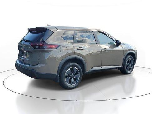 Used 2025 Nissan Rogue SV FWD image 4