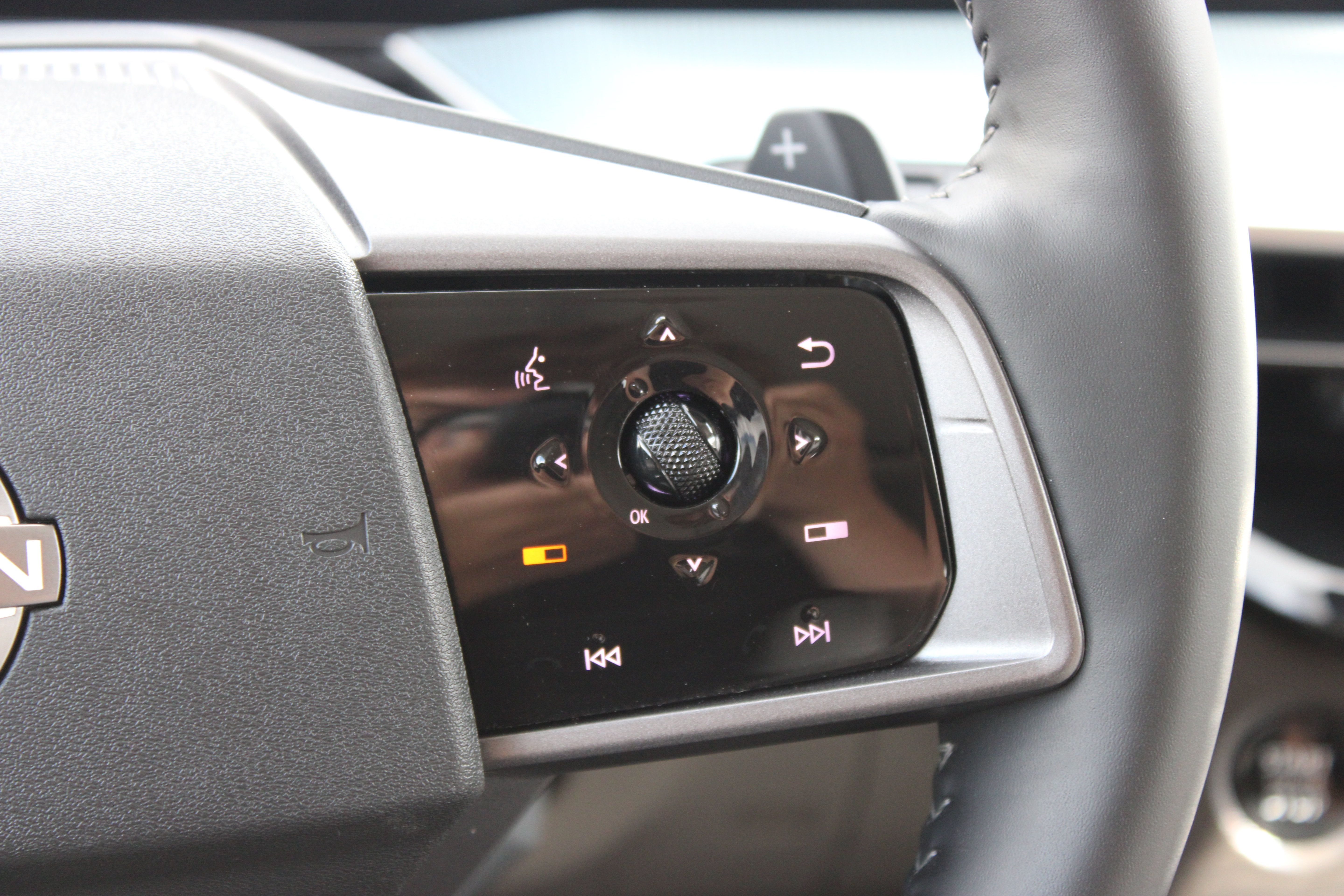 Certified 2025 Nissan Murano SL AWD/4WD image 23