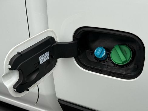 Used 2021 Chevrolet Silverado 2500 LT w/ Convenience Package image 22