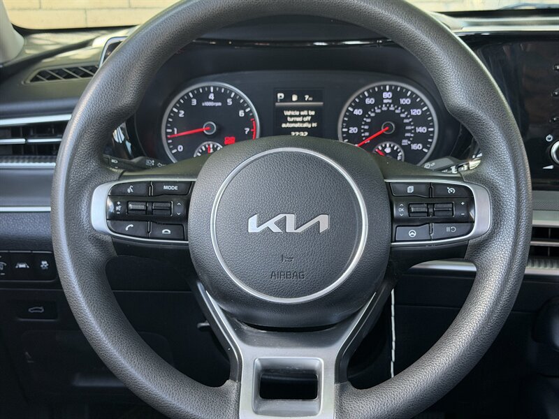 Used 2022 Kia K5 LXS FWD image 19
