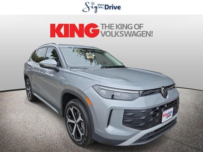New 2025 Volkswagen Tiguan SE
