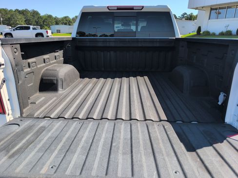 Used 2022 Chevrolet Silverado 1500 LTZ w/ LTZ Convenience Package II AWD/4WD image 7